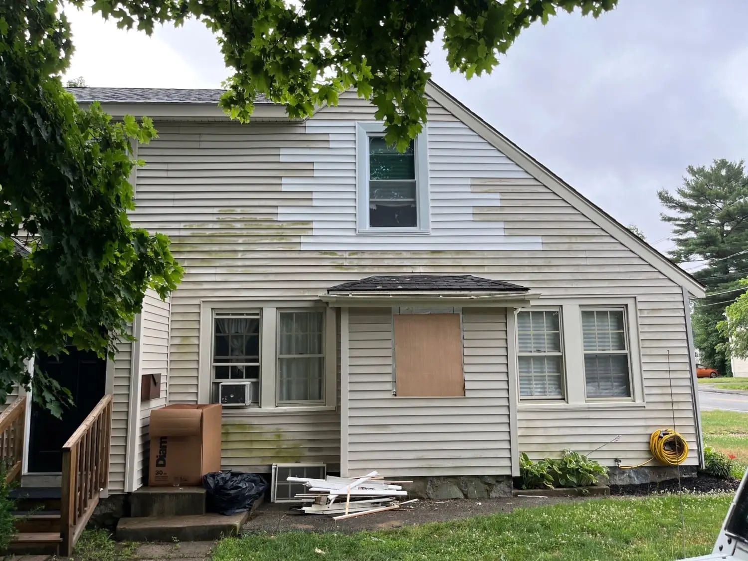 algae growth on siding. Summer siding inspection checklist