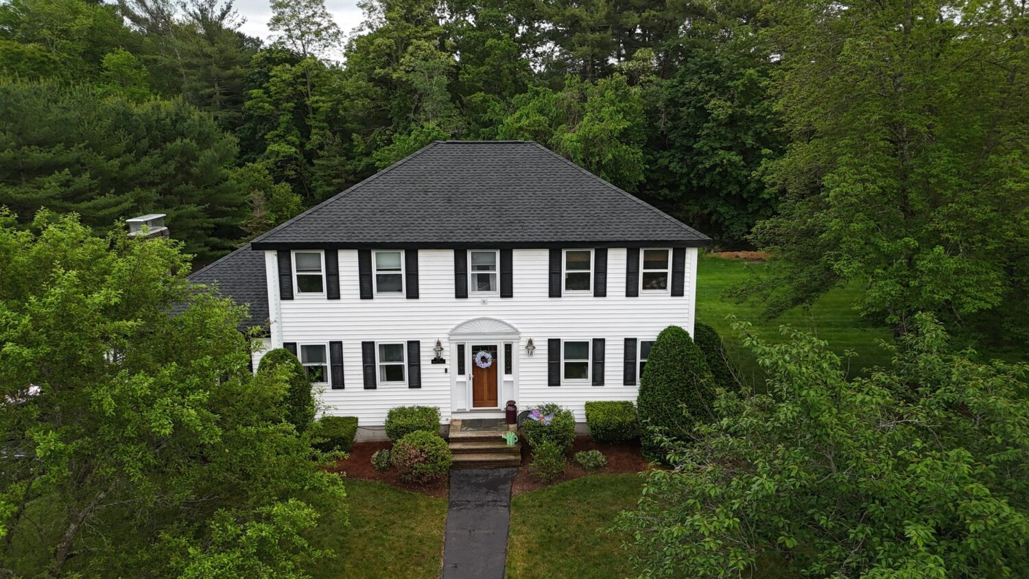Summer Home Exterior Projects: Upgrading Your Home’s Curb Appeal in New England