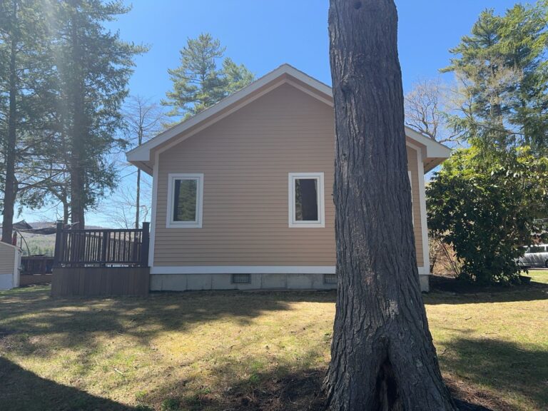 Premium vinyl siding installation in Alton Bay NH, Central NH, Belknap County by experienced contractors